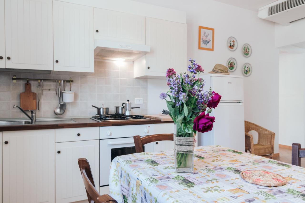 Agriturismo Case Al Sole โลเรโต ภายนอก รูปภาพ