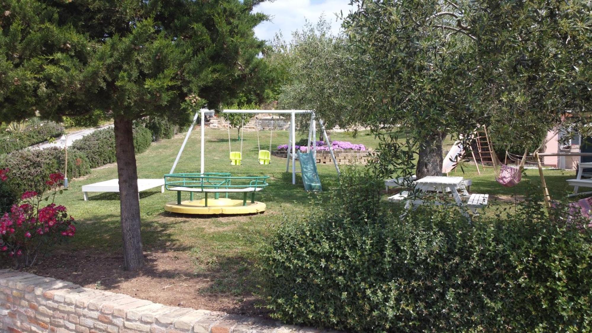 Agriturismo Case Al Sole โลเรโต ภายนอก รูปภาพ