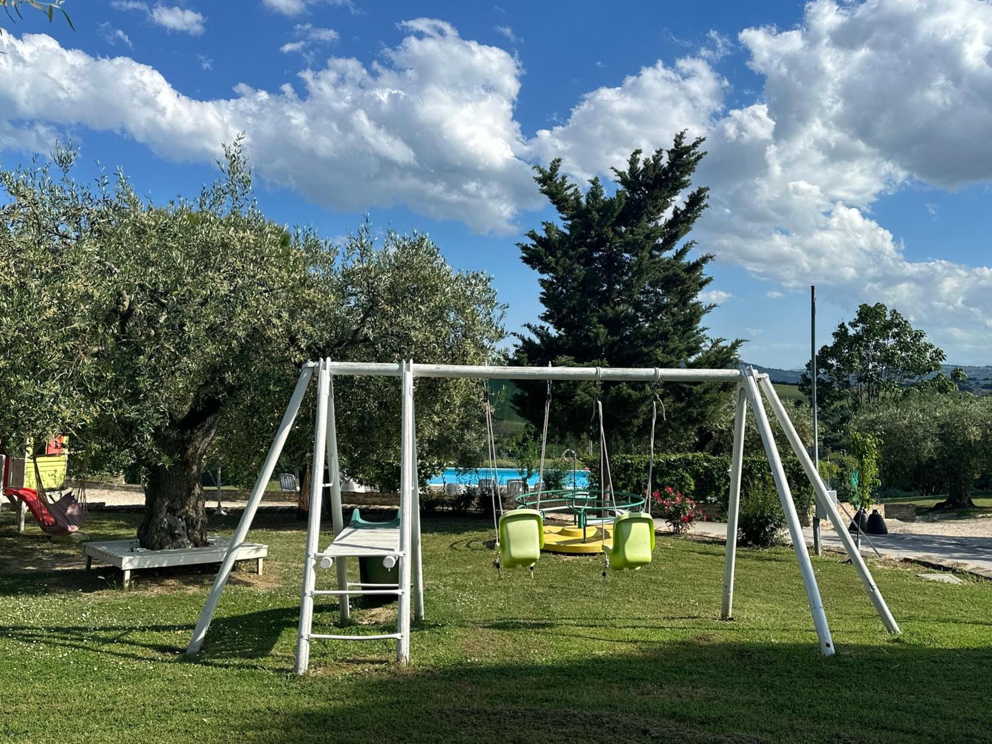 Agriturismo Case Al Sole โลเรโต ภายนอก รูปภาพ